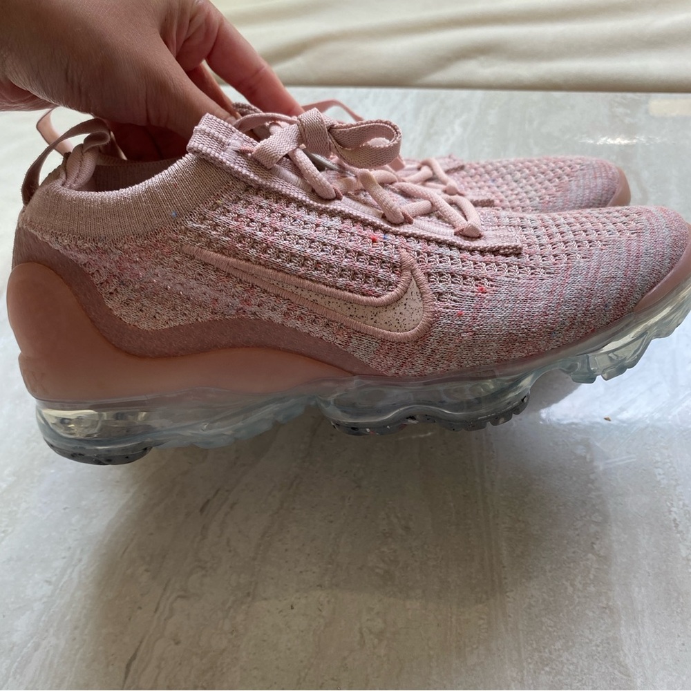 Nike Air Vapormax 2021 Flyknit Shoes - Picture 6 of 13